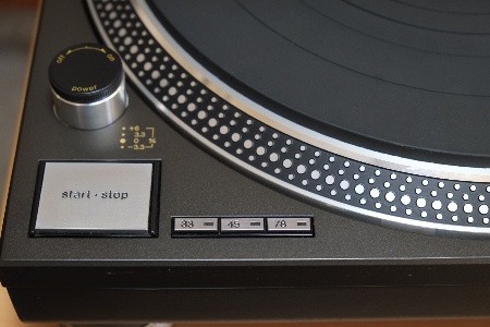 Technics SL-1200MK4は今でもレコードプレーヤーの名機 - サブロジーの