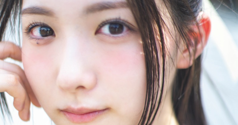 櫻坂46谷口愛季、美しい瞳で見つめる… 『週プレ』撮り下ろしグラビア