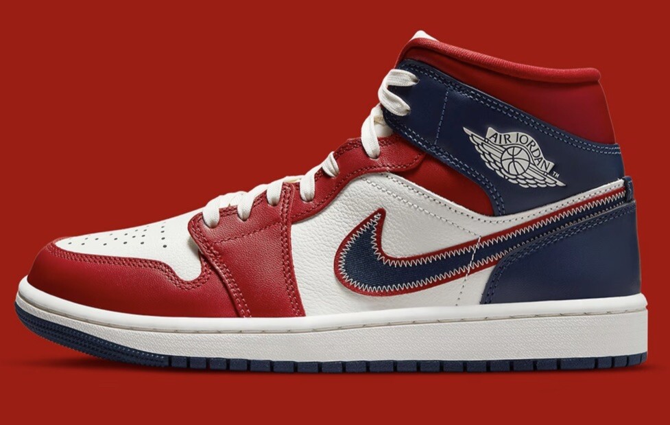 Nike Air Jordan 1 Mid SE Team USA Size 8.5 Women / Men's 7 Red