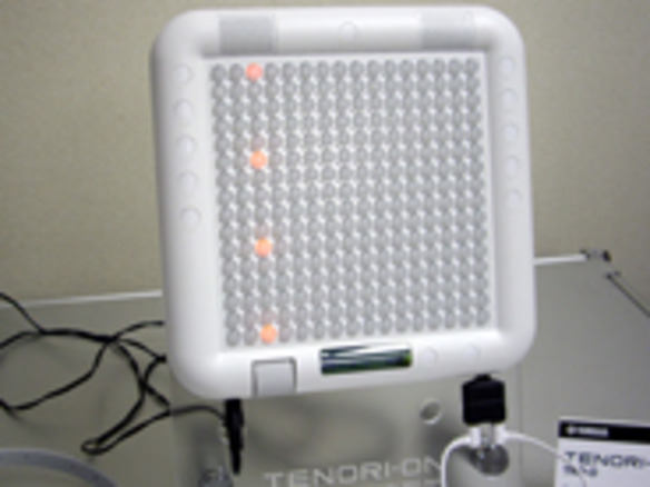 ヤマハ「TENORI-ON」にスタンダードモデル--256個のオレンジLEDが曲を