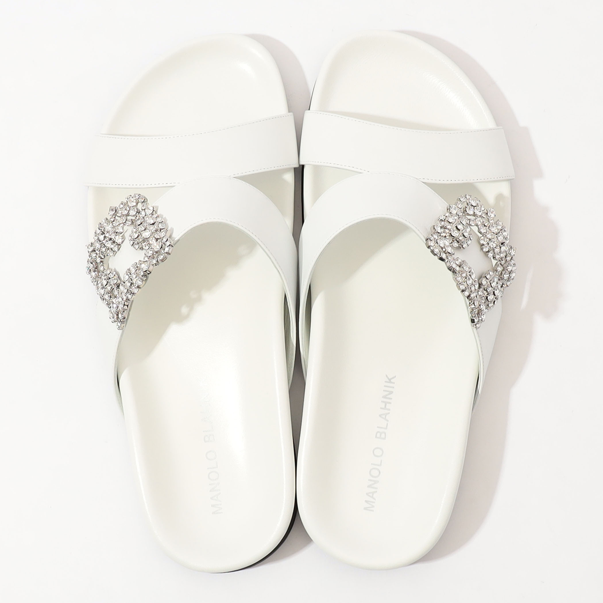 MANOLO BLAHNIK CHILANGHI ビジューサンダル｜トゥモローランド 公式通販