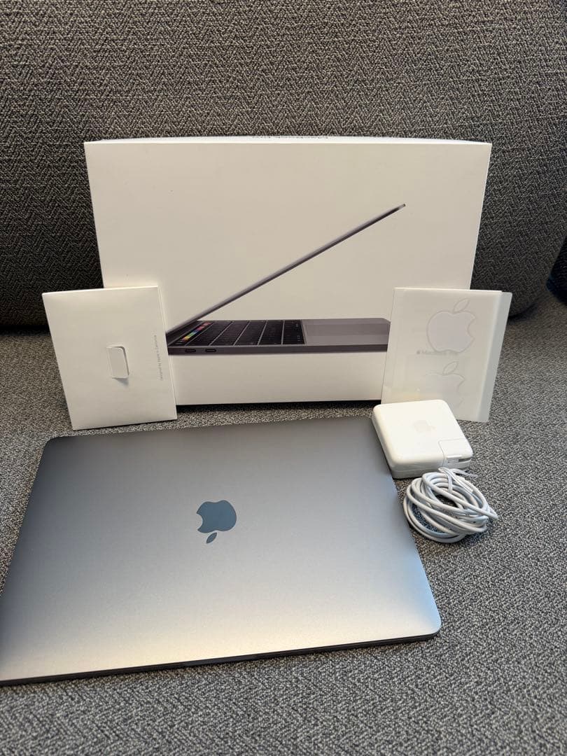 MacBook Pro 13インチ スペースグレー 2018 16GB i7 Apple MacBook Pro 13-inch (Mid 2018) Touch Bar 2.7GHz Core i7 16GB RAM