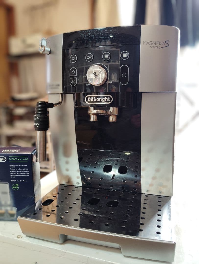 DeLonghiデロンギ マグフィニカS スマート　ECAM25023SB デロンギ マグニフィカS スマート ECAM25023SB （シルバーブラック