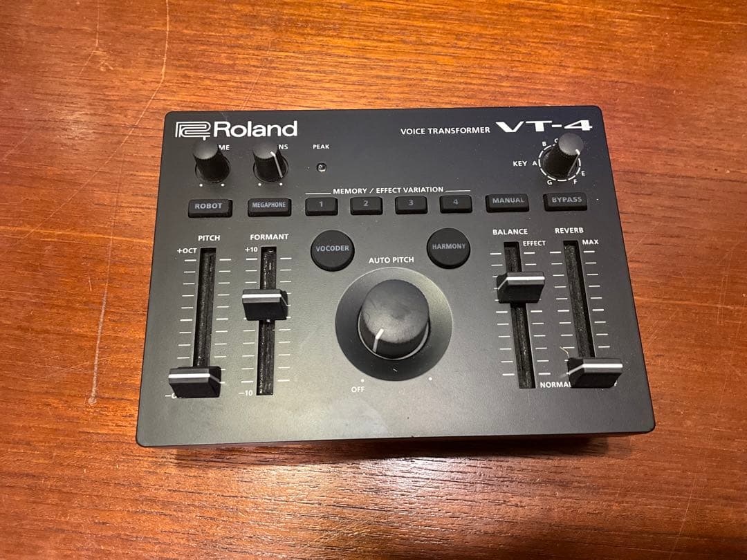 Roland VT-4 ボイストランスフォーマー マイクケーブル付き Roland AIRA VT-4 Voice Transformer POWER & CABLE KIT – Kraft Music