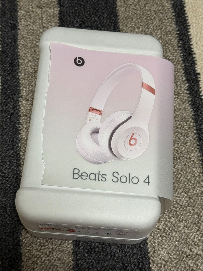 Beats Solo 4 ヘッドフォン　クラウドピンク Beats Solo 4 - オンイヤーワイヤレスヘッドフォン - クラウドピンク