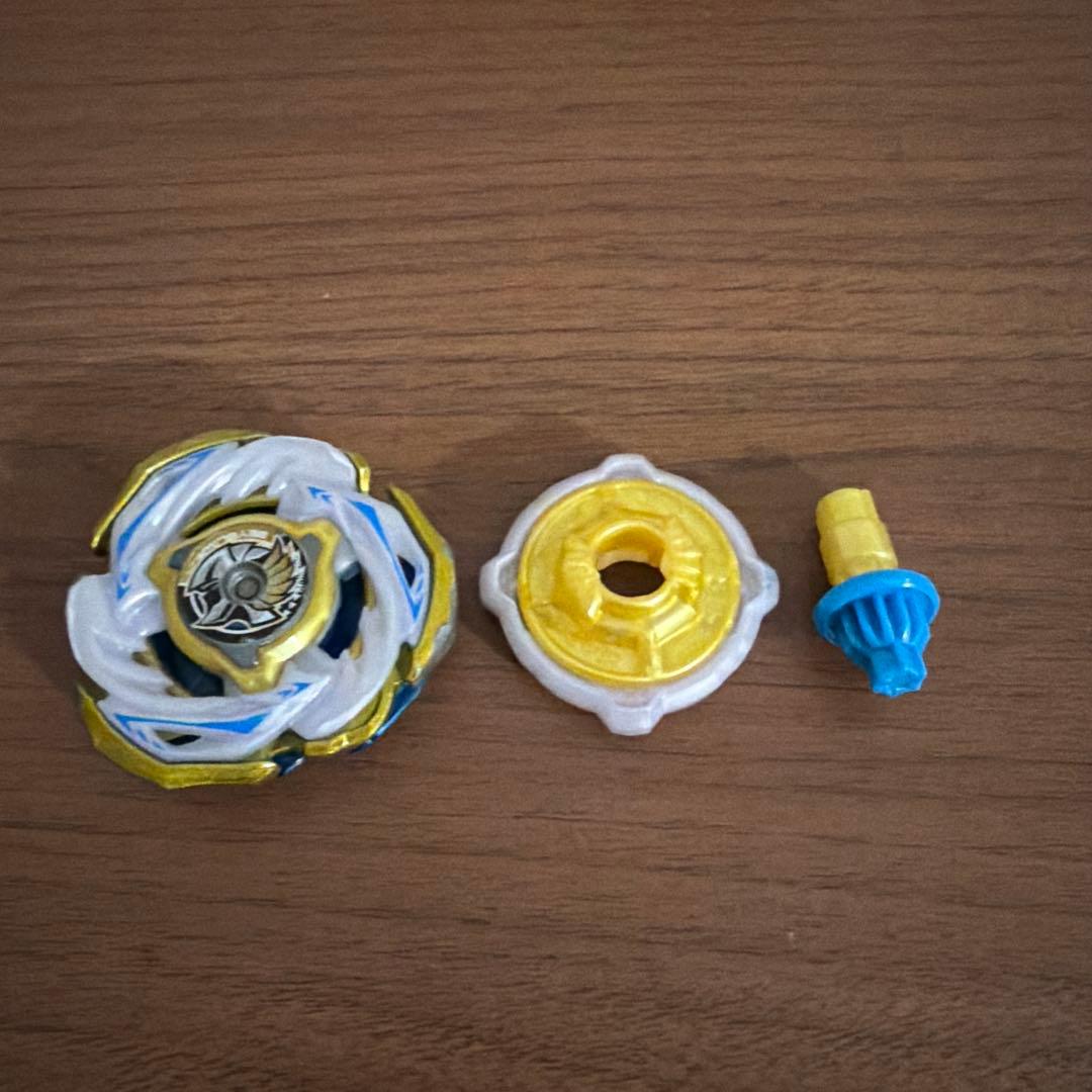 ベイブレードX ワルキューレボルト 4-70 V 国内正規品 レアベイゲットバトルに新レアベイ「ワルキューレボルトS4-70V メタル