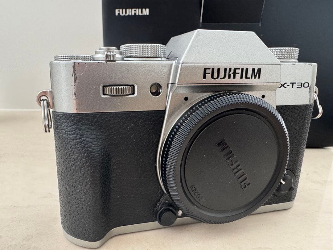 FUJIFILM X-T30 本体 予備バッテリー付の通販はau PAY マーケット